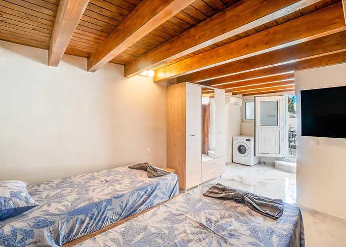 Nicolas * Karousádes